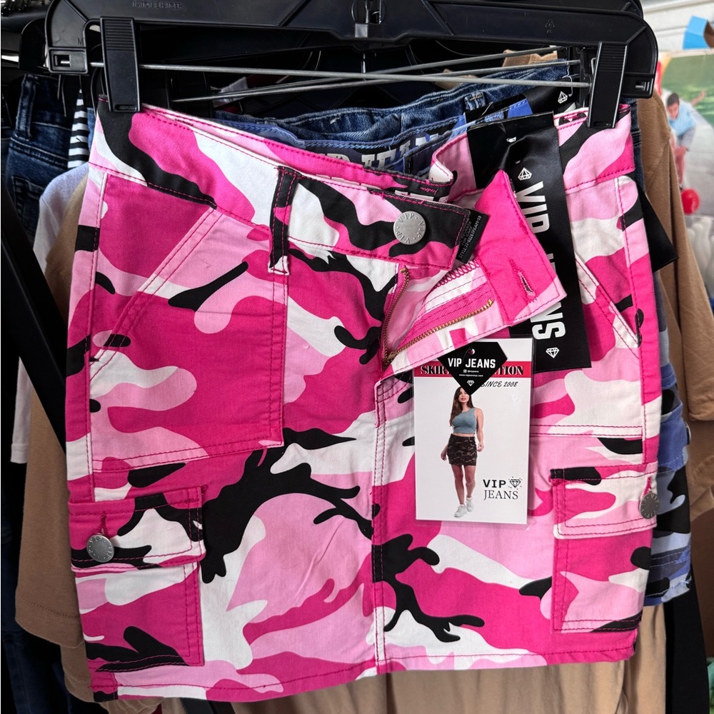 Rue21 pink camo skirt